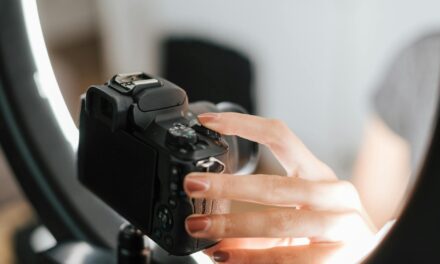 Finance Influencers: Good Money Advice or Sleazy Hustlers?